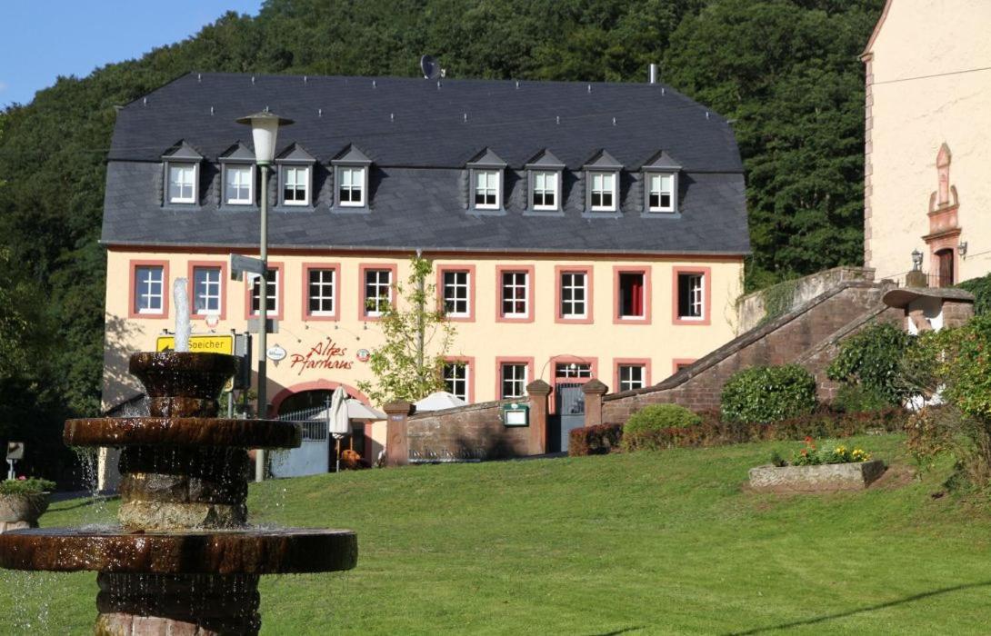 Altes Pfarrhaus Hotel Auw an der Kyll Екстериор снимка